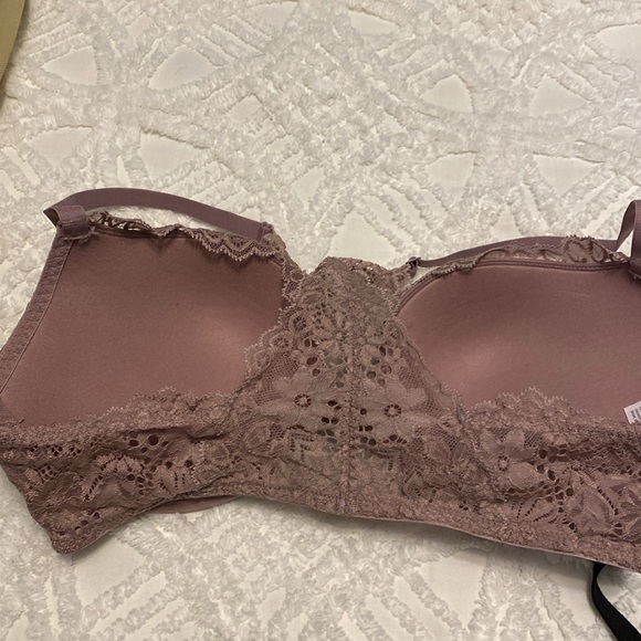 Bra bundle size 36D - Picture 3 of 7
